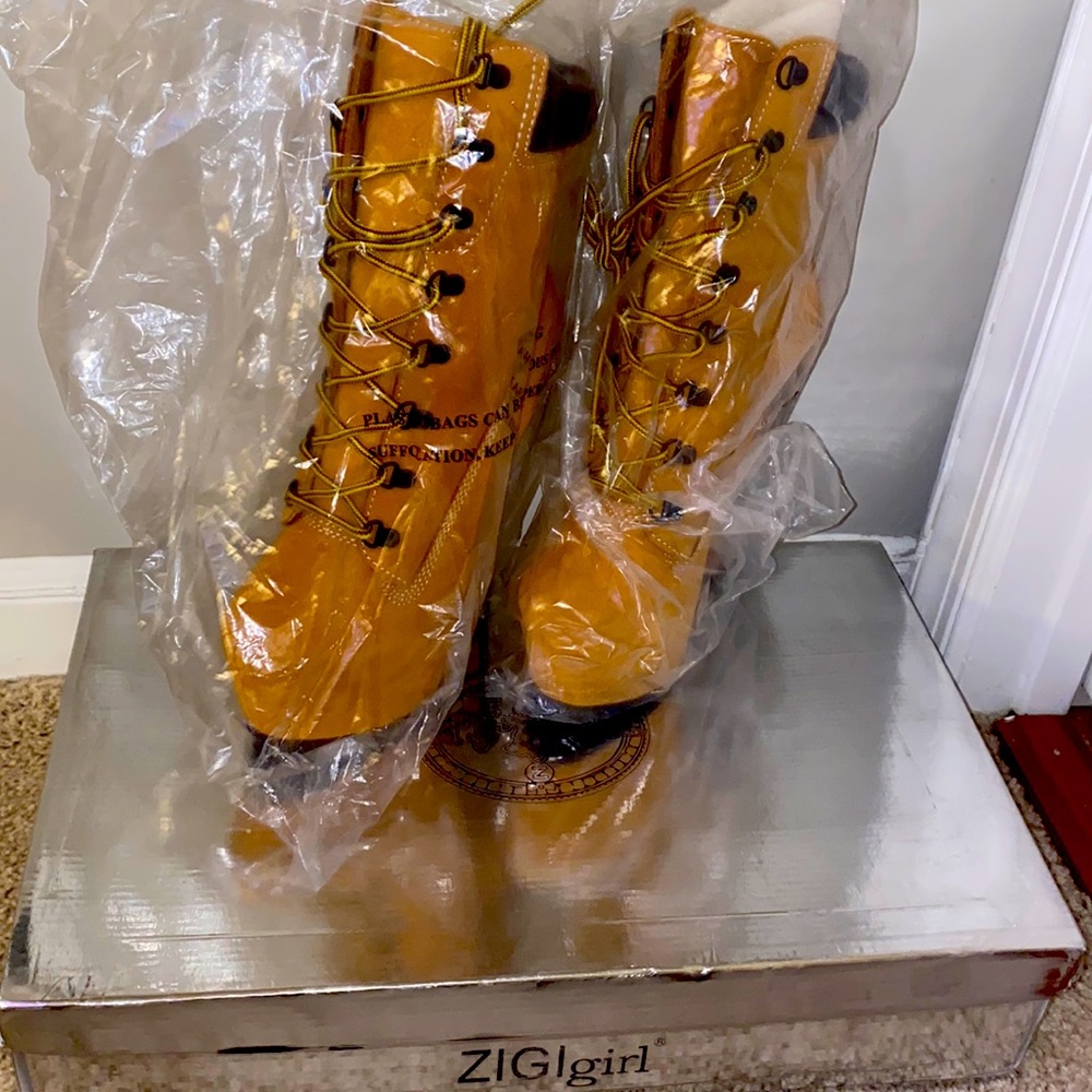 ZIGI GIRL ZIGINY  “Timberland” Stilettos Boots